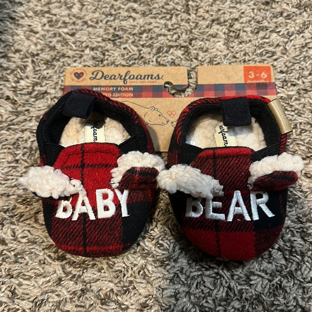 DEARFOAMS LIMITED EDITION BABY BEAR SLIPPERS: NWT: SZ 3-6 MTH